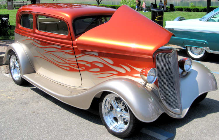 33 Ford Chopped Victoria Sedan